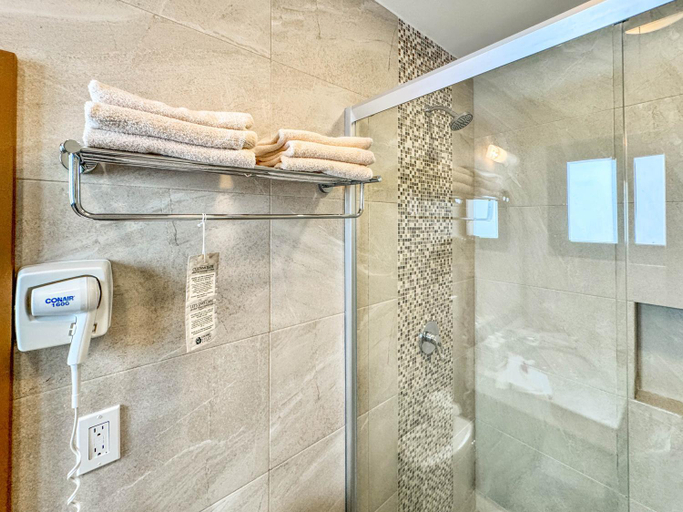 Bathroom 9