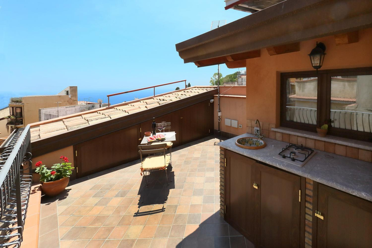 Others 5, Trinacria House, Messina
