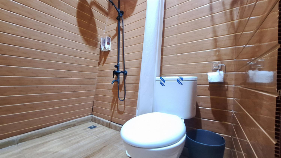 Bathroom 18