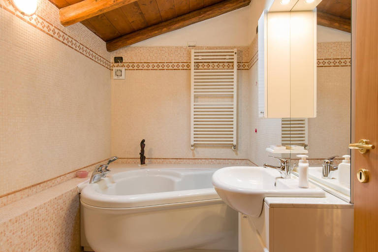Others 5, Casa Mama by Reasy&Busy - bagno privato esterno, Verona