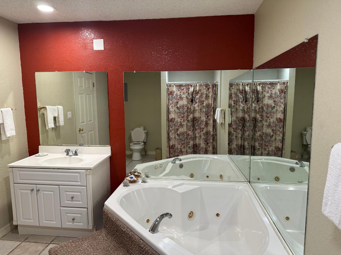 Bathroom 3, Western Plaza Inn, Sevier