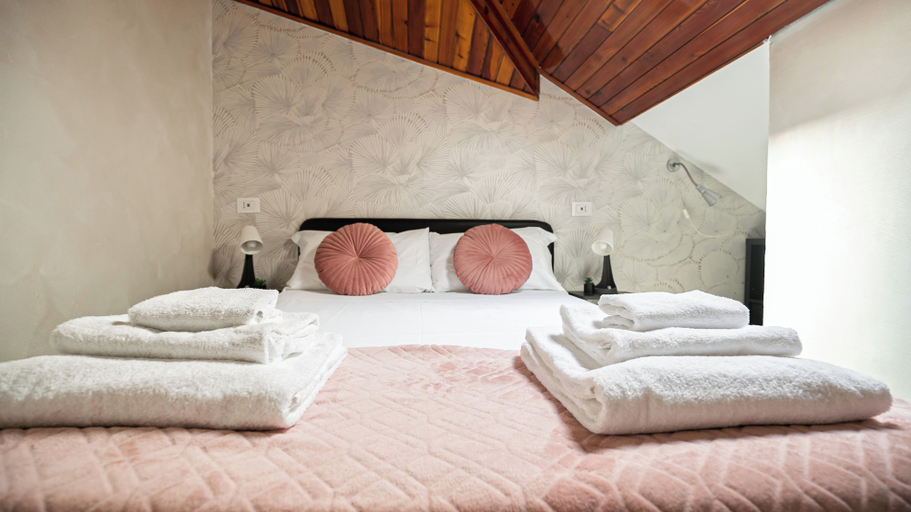 Bedroom 3, Rovani 14, Monza and Brianza