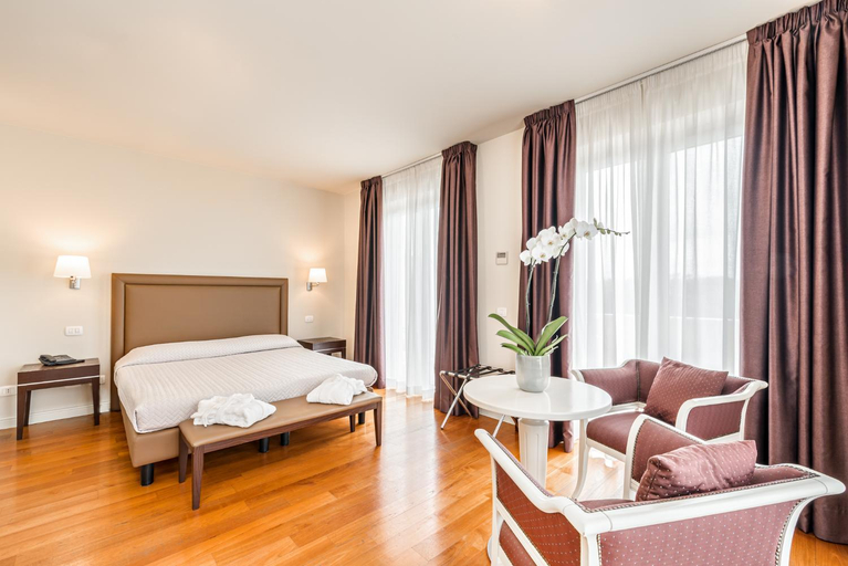 Bedroom 12