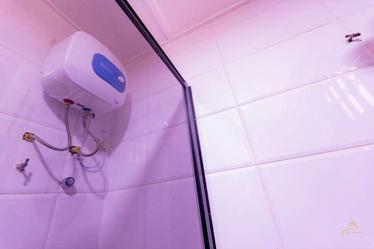 Shower 2, HomeAwayFromHome Villa, Accra