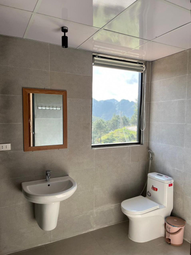 Bathroom, Ha Giang farmstay, Đồng Văn