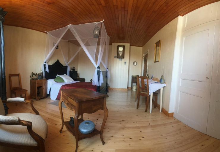 Others 3, Les 3Crokignols, maison d’hote familiale., Jura