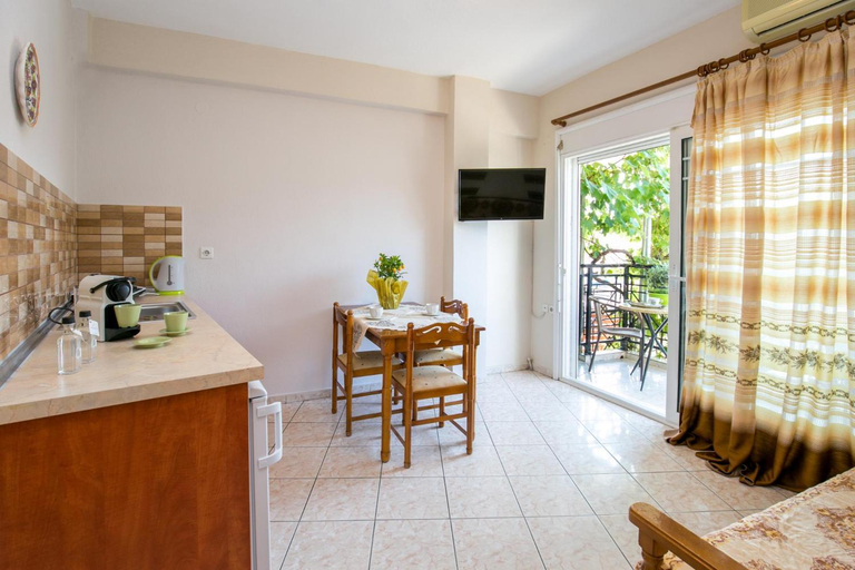 Others 5, Apartments Lina, East Macedonia and Thrace