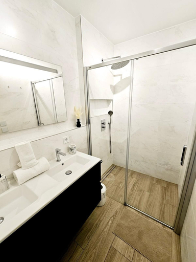 Bathroom 3, Serene 2 bedroom flat with terrace, Luxembourg