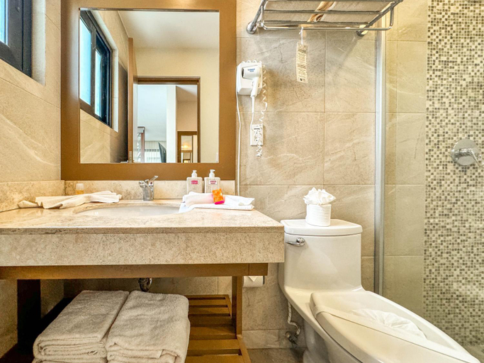 Bathroom 11