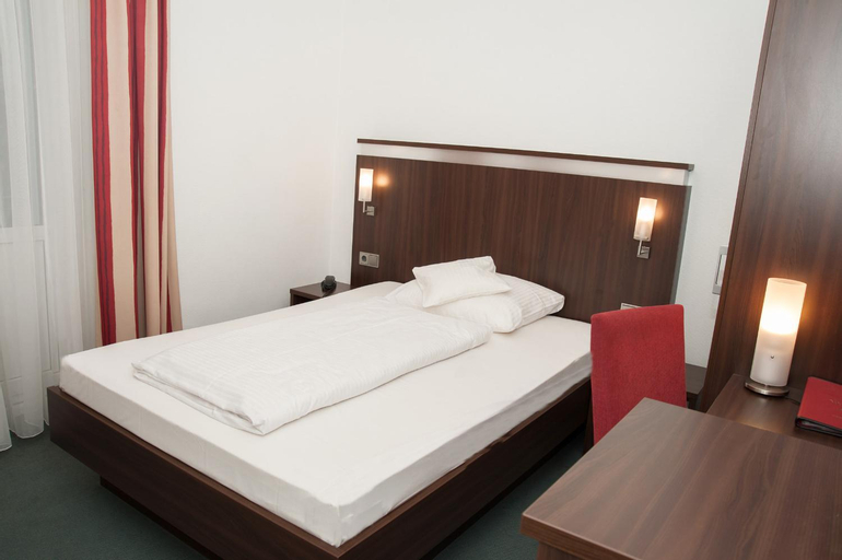 Bedroom 2, Hotel Am Romerwall, Mainz