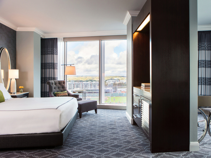 Kimpton Tryon Park Hotel Room Type - 1 King Accessible Park View Corner Spa