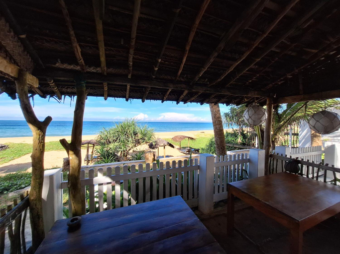 Others 5, Sailors' Bay, Hikkaduwa