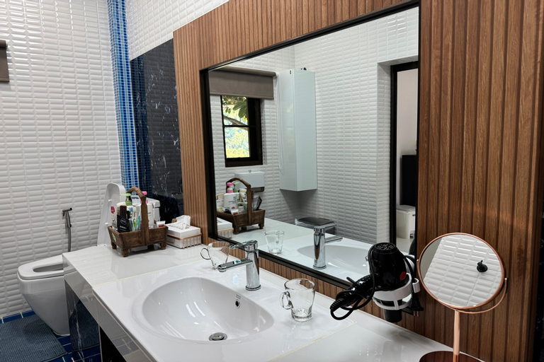 Bathroom 8