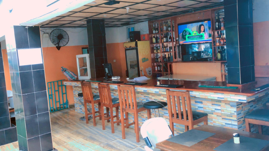 Restaurant 4, Gloton apartments, Kanifing