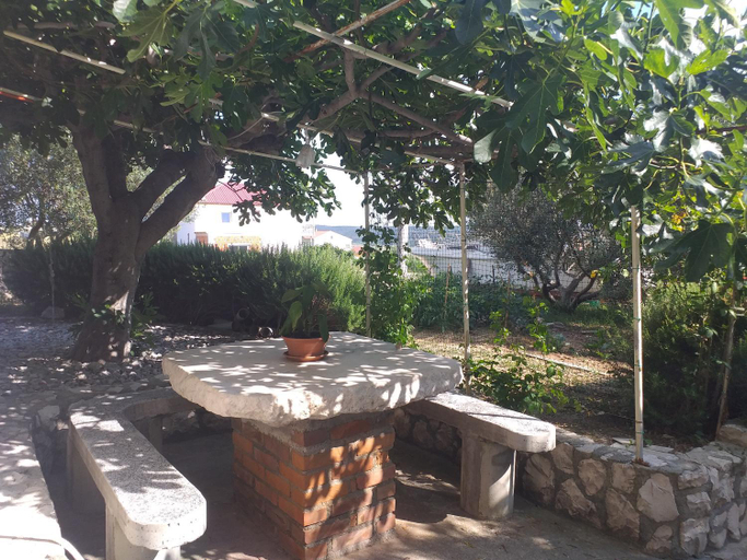 Others 5, Apartmani Branka, Ražanac