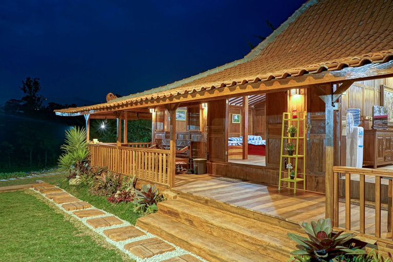 Rumah Kayu Metro 1, Malang