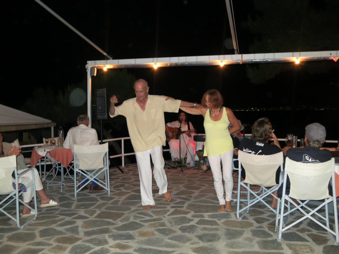 Food & Drinks 5, Rosys Little Village, Attica