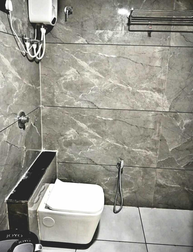 Bathroom 4, HOTEL SKY GOLD, Gandhinagar
