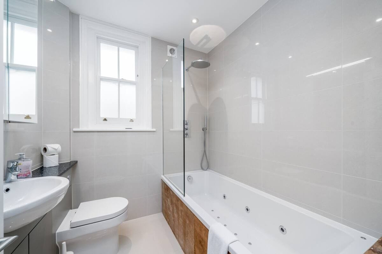 Bathroom 3, Stunning house near Notting Hill, London