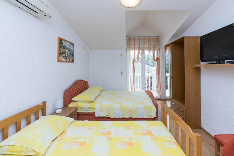 Shared lounge/TV area 4, Apartments Cipetic, Kaštela
