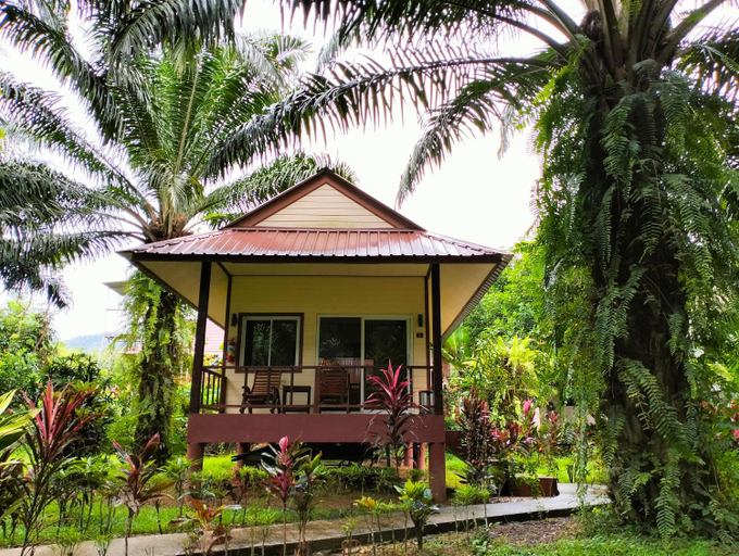 Exterior 10