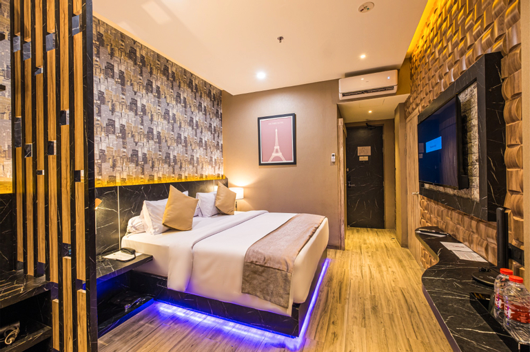 Bedroom 3, De Paris Hotel, Medan
