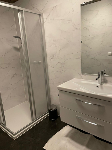 Bathroom 3, Sonnenhof, Lienz