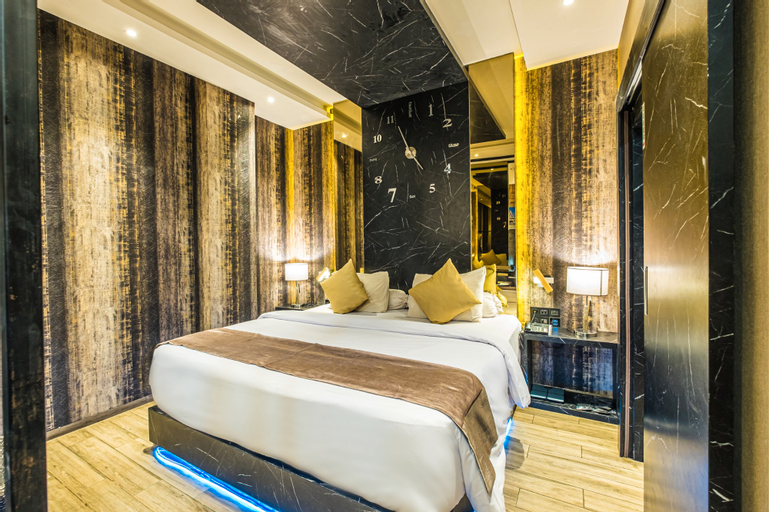 Bedroom 5, De Paris Hotel, Medan