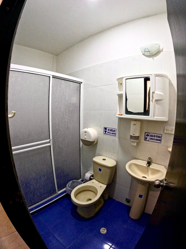 Bathroom 3, sukha 1 su hogar en sai, San Andrés