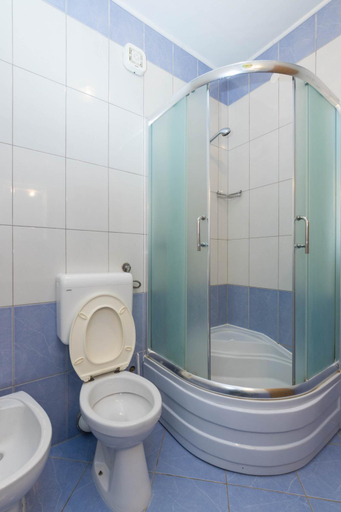 Shower 2, Apartments Cipetic, Kaštela