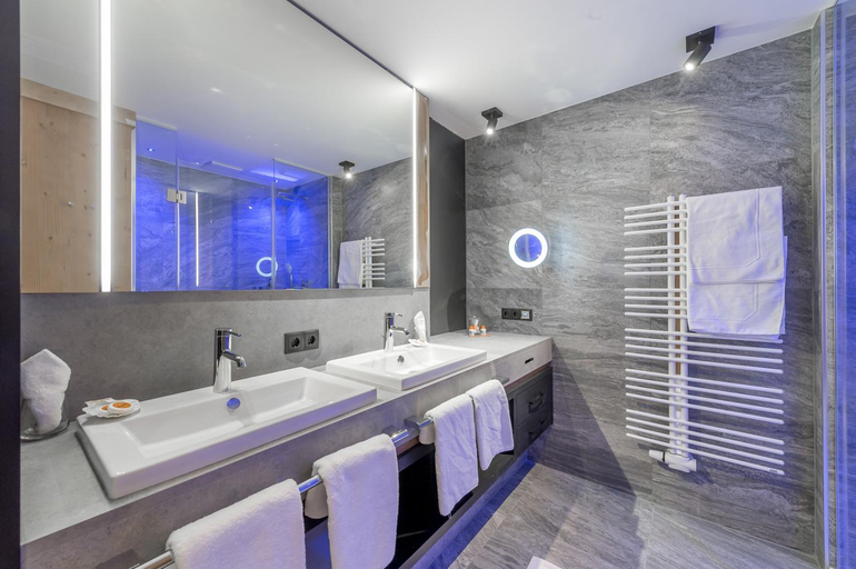 Bathroom 4, Aktiv Wellnesshotel Bergfried, Schwaz