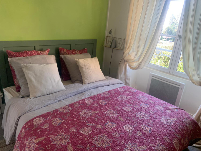 Bedroom 2, Un bijou au cœur de Belleme, Orne