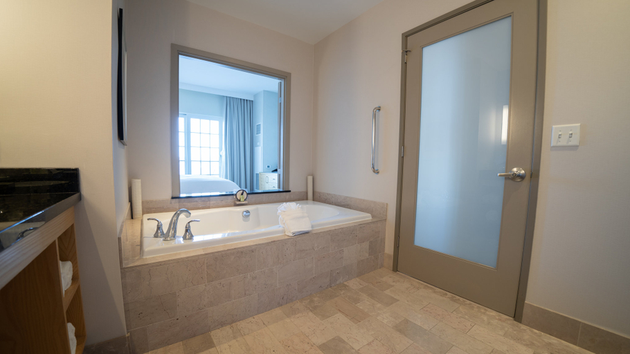 InterContinental The Clement Monterey, an IHG hotel Room Type - 1 Bedroom Suite Dining Oceanfront Balcony Sofa Bed InterContinental The Clement Monterey, an IHG hotel Room Type - 1 Bedroom Suite Dining Oceanfront Balcony Sofa Bed