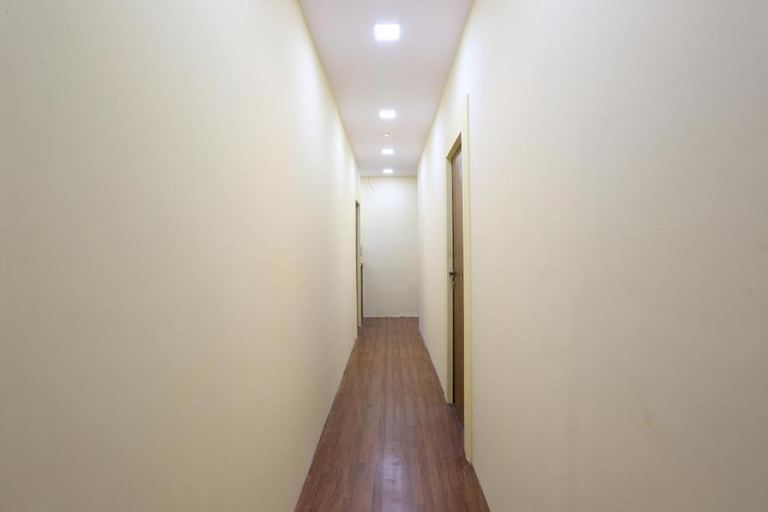 Others 4, Hotel Crown Near Nesco Center-Oberoi Mall Goregaon East, Mumbai Suburban