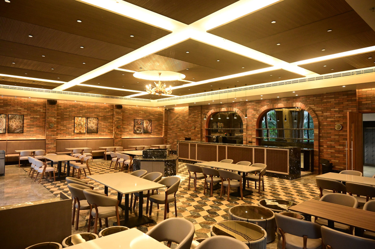 Food & Drinks 5, Club Charholi, Pune