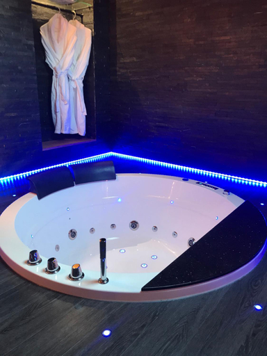 Others 4, Le Chalet Loft and Spa, Rhône
