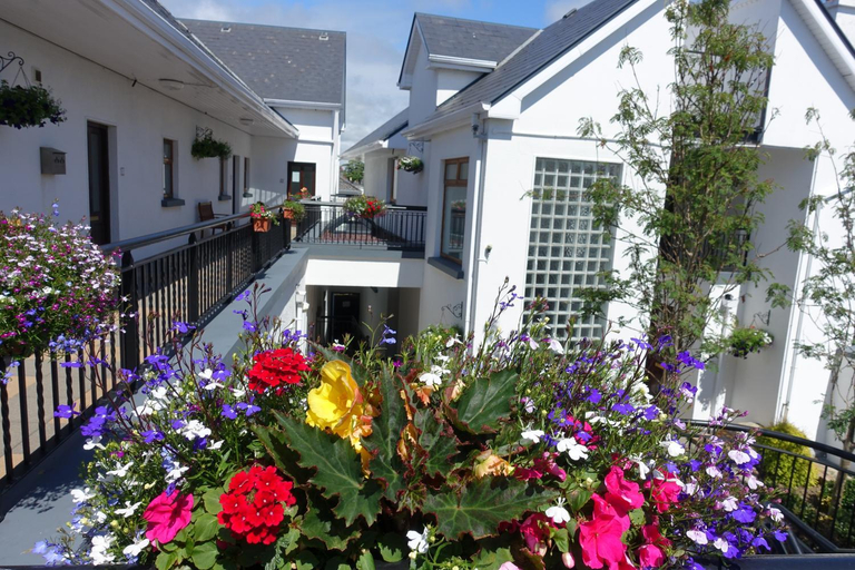 Others 2, Donegan Court Aparthotel