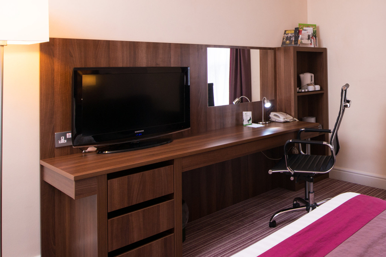 Holiday Inn Milton Keynes - East M1, Jct. 14 by IHG - Tap to explore photos
