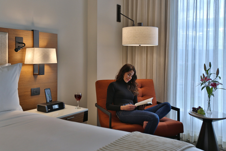 InterContinental Hotels TEGUCIGALPA AT MULTIPLAZA MALL Room Type - 1 King Classic Mobility Accessible