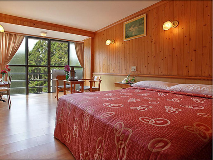 Bedroom 4, Ali-Shan Dengshan Hotel, Chiayi County