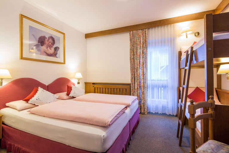 Bedroom 4, Maria Hotel, Bolzano