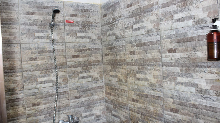Bathroom 8