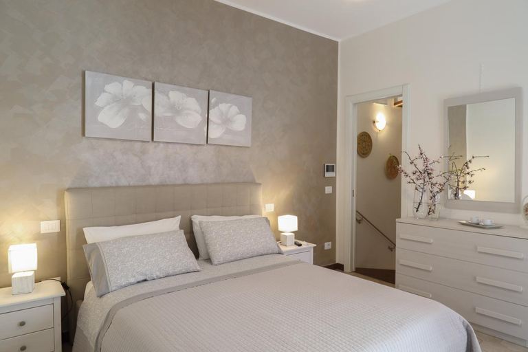 Bedroom 2, Trinacria House, Messina