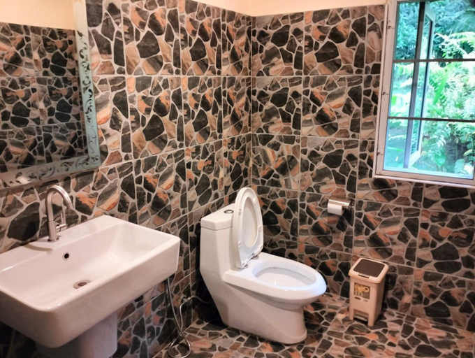 Bathroom 11