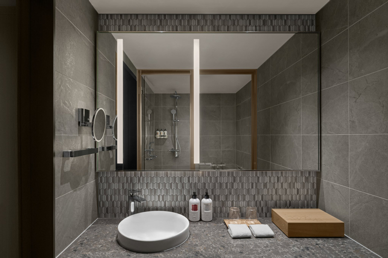 Bathroom 15