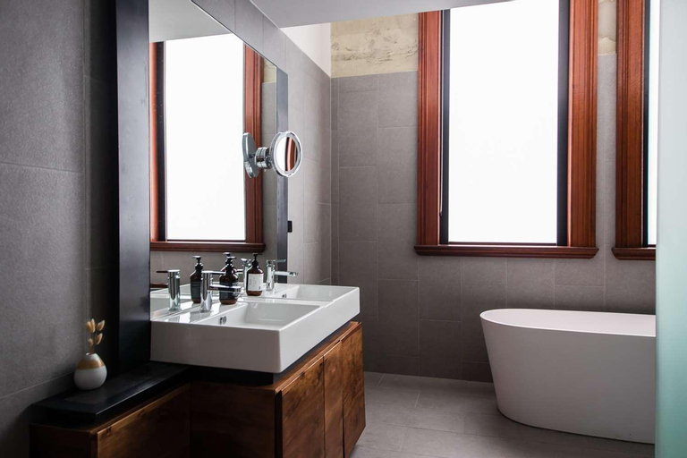 Bathroom 11