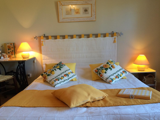 Bedroom 3, l'Oustaou B&B Piscine & Spa, Var