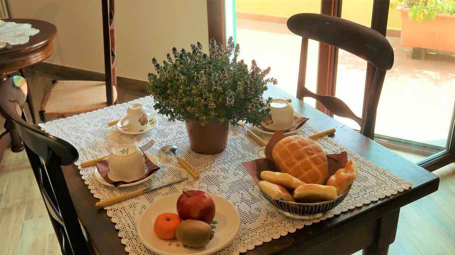 Food & Drinks 5, B&B Dalu, Savona