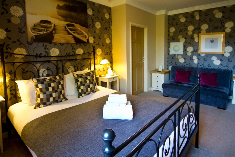 Bedroom 2, Eight Bells Inn, Gloucestershire