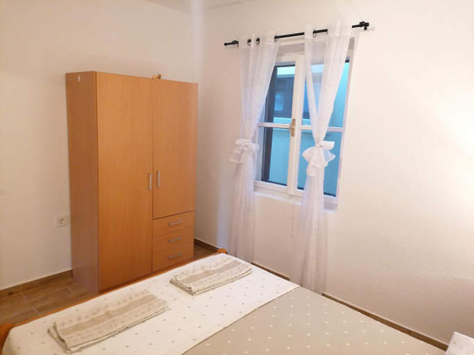 Others 4, Apartments Amfora, Jelsa